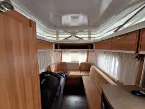 59f40äc E775 4321 9e8c 8f2e71299f60 Rulemo 1600 300x225