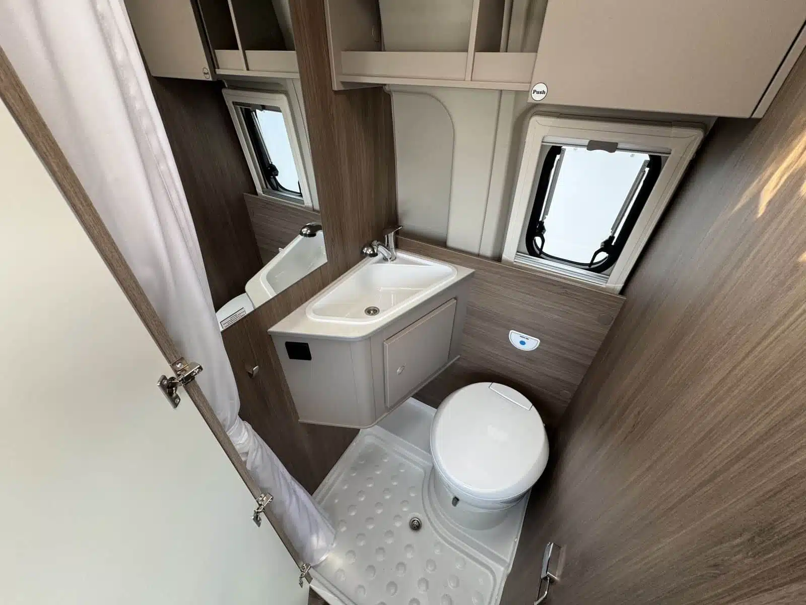 0b46b7ff 10e8 4fbd 9efa 83cee8fde159 Rulemo 1600 0b46b7ff 10e8 4fbd 9efa 83cee8fde159 Rulemo 1600