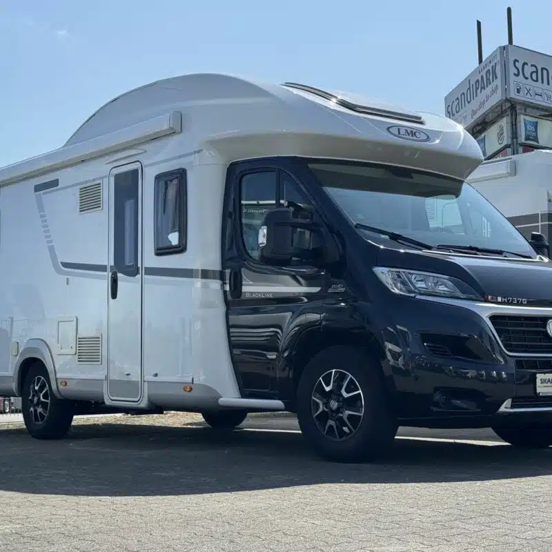 LMC Breezer 737 BlackLine