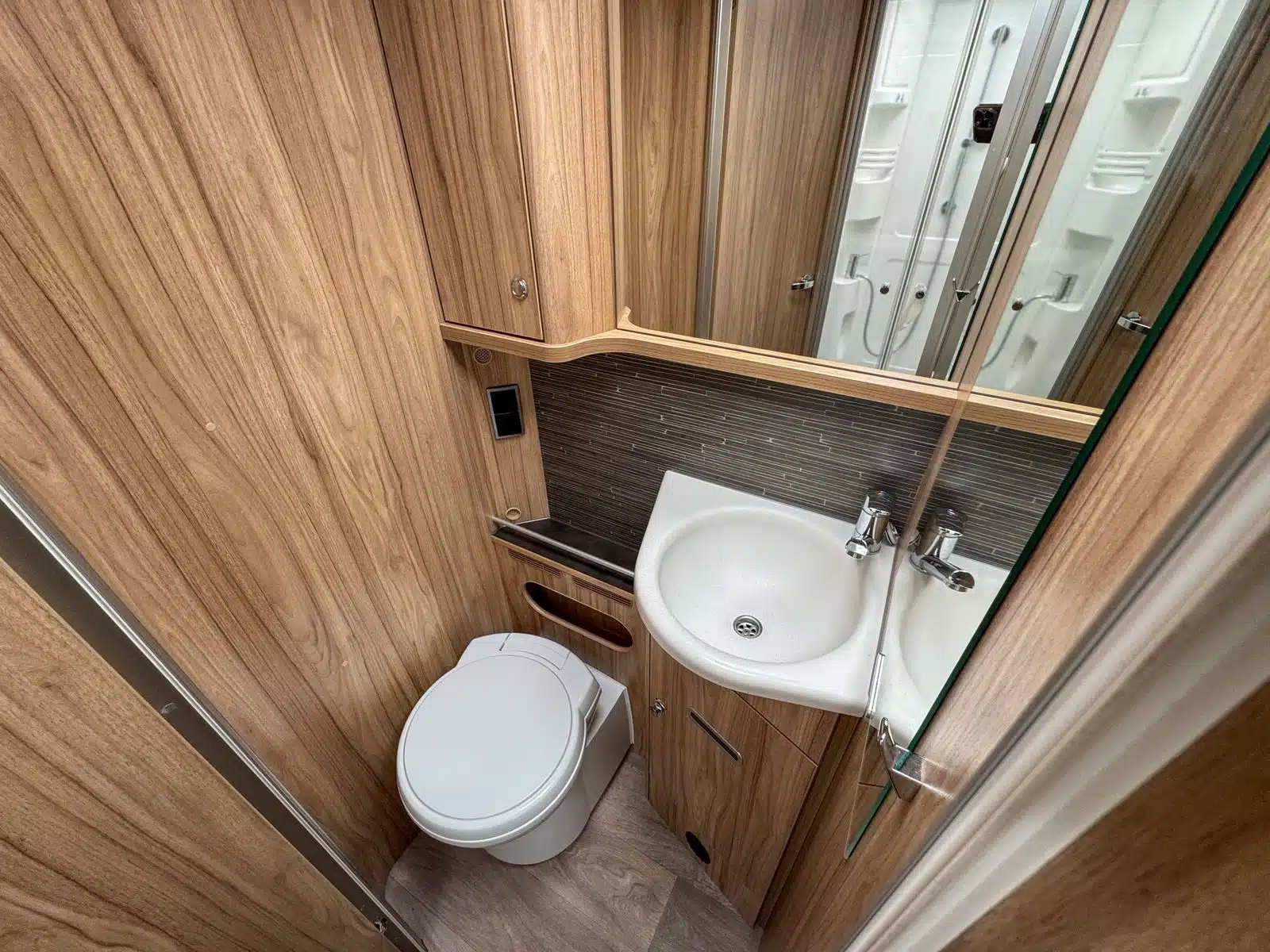 4f1d1b4d Dea6 49c0 Bd90 11dbbb5748ä Rulemo 1600 4f1d1b4d Dea6 49c0 Bd90 11dbbb5748ä Rulemo 1600